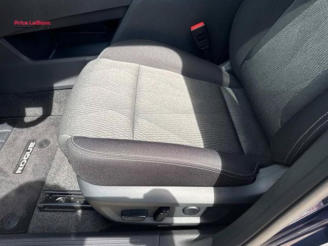 Certified 2026 Nissan Rogue SV FWD image 15
