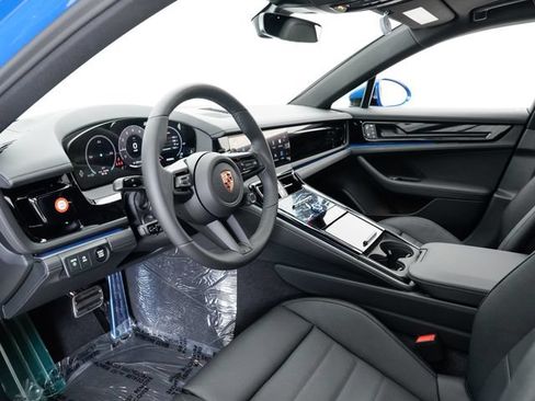 Certified 2025 Porsche Panamera 4 AWD/4WD image 4