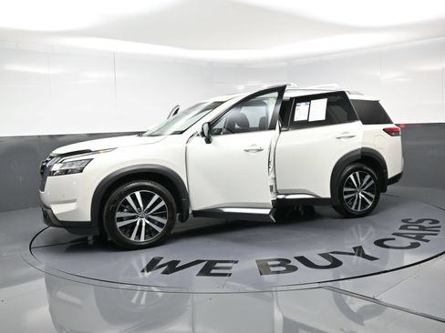 Used 2023 Nissan Pathfinder Platinum AWD/4WD image 22
