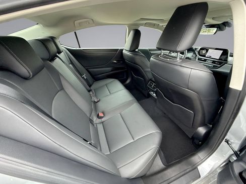 Used 2025 Lexus ES 350 w/ Premium Package FWD image 17