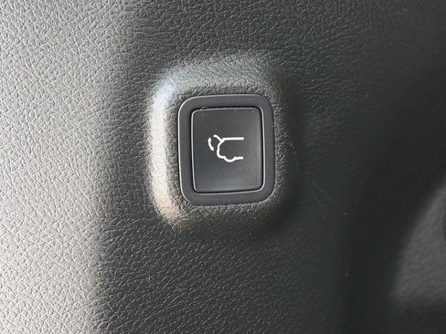 Used 2019 Jeep Cherokee Trailhawk w/ Comfort/Convenience Group AWD/4WD image 47