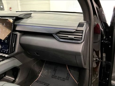 Used 2025 GMC Acadia AT4 AWD/4WD image 19