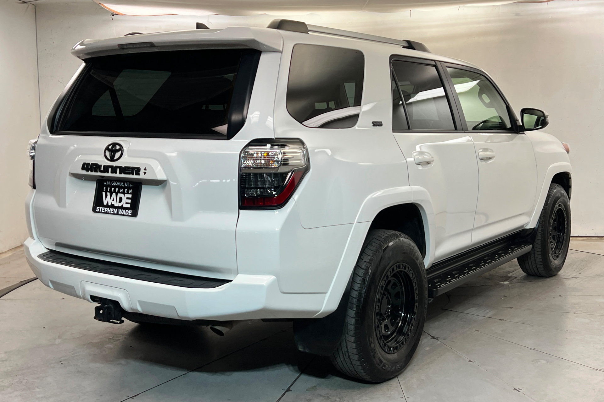 Used 2024 Toyota 4Runner SR5 Premium w/ Moonroof Package AWD/4WD image 5