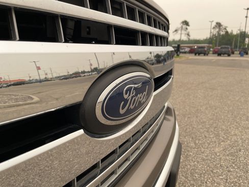 Used 2018 Ford F150 XLT w/ Equipment Group 302A Luxury AWD/4WD image 24