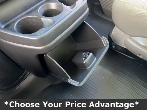 Used 2016 GMC Savana 3500 image 46