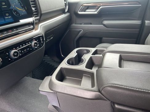 Used 2022 Chevrolet Silverado 1500 LT AWD/4WD image 16
