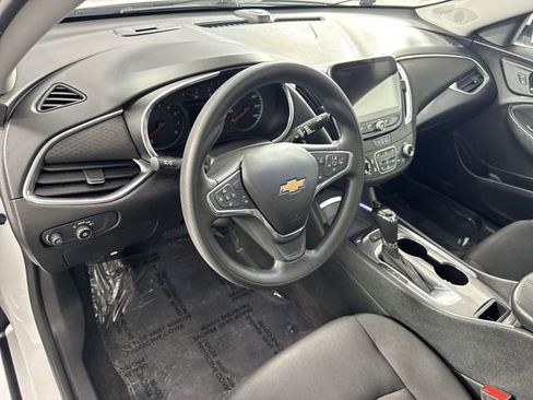 Used 2020 Chevrolet Malibu LT FWD image 24