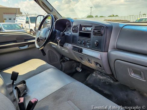 Used 2006 Ford F450 2WD Regular Cab Super Duty image 20