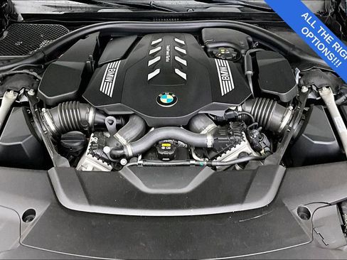 Used 2022 BMW 750i xDrive w/ Executive Package image 13