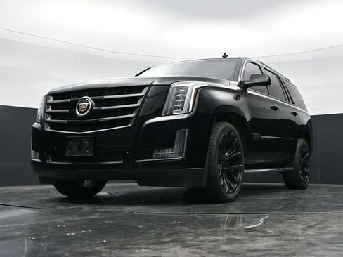 Used 2015 Cadillac Escalade Luxury AWD/4WD image 31