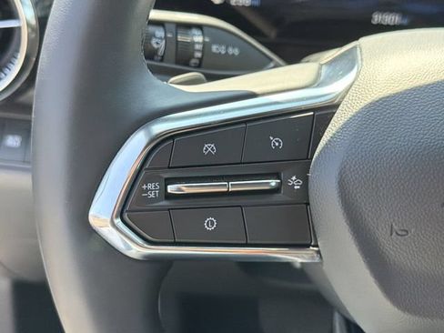 Used 2025 Chevrolet Equinox LT FWD image 21