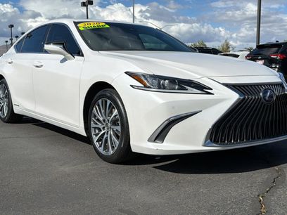 Used 2020 Lexus ES 300h w/ Premium Package