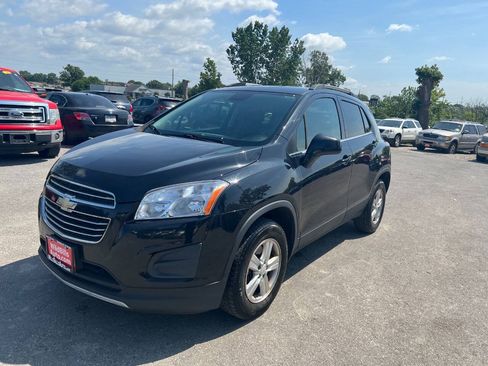 Used 2016 Chevrolet Trax LT w/ LT Convenience Package AWD/4WD image 1