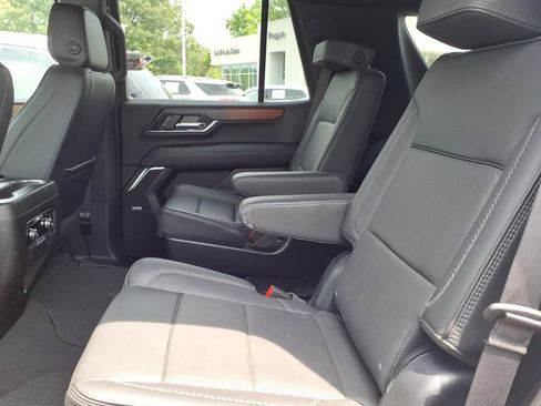 Used 2025 GMC Yukon Denali AWD/4WD image 15