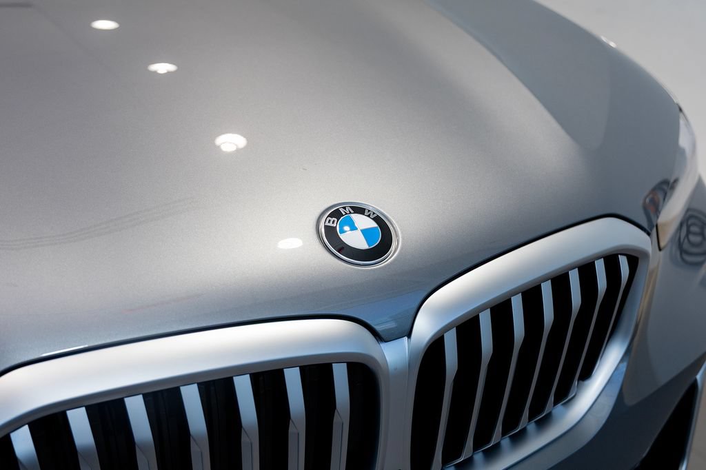 Used 2026 BMW X5 xDrive40i w/ Premium Package AWD/4WD image 7