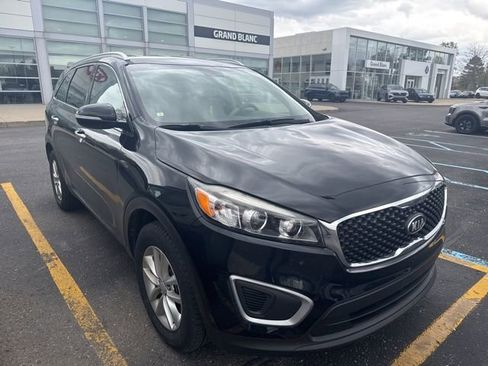 Used 2017 Kia Sorento FWD w/ LX Convenience Package image 1