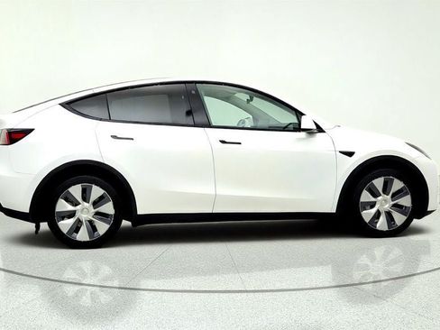 Used 2023 Tesla Model Y Long Range AWD/4WD image 4
