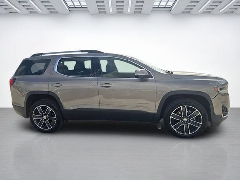 Used 2022 GMC Acadia SLT w/ Technology Package FWD image 2