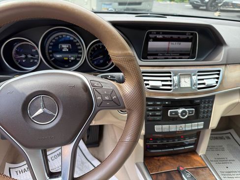 Used 2014 Mercedes-Benz E 350 4MATIC Sedan image 16