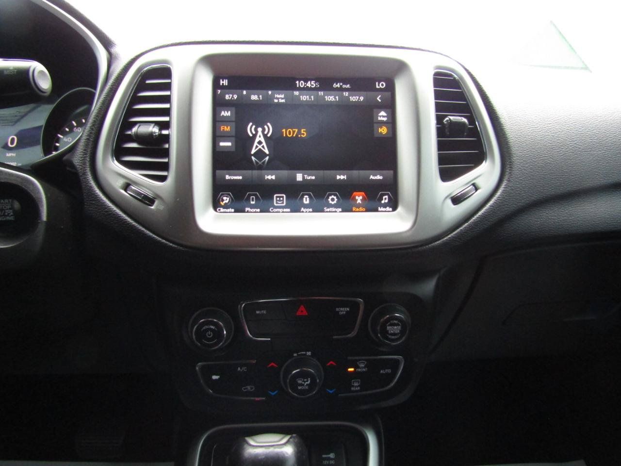 Used 2018 Jeep Compass Latitude w/ Popular Equipment Group FWD image 16
