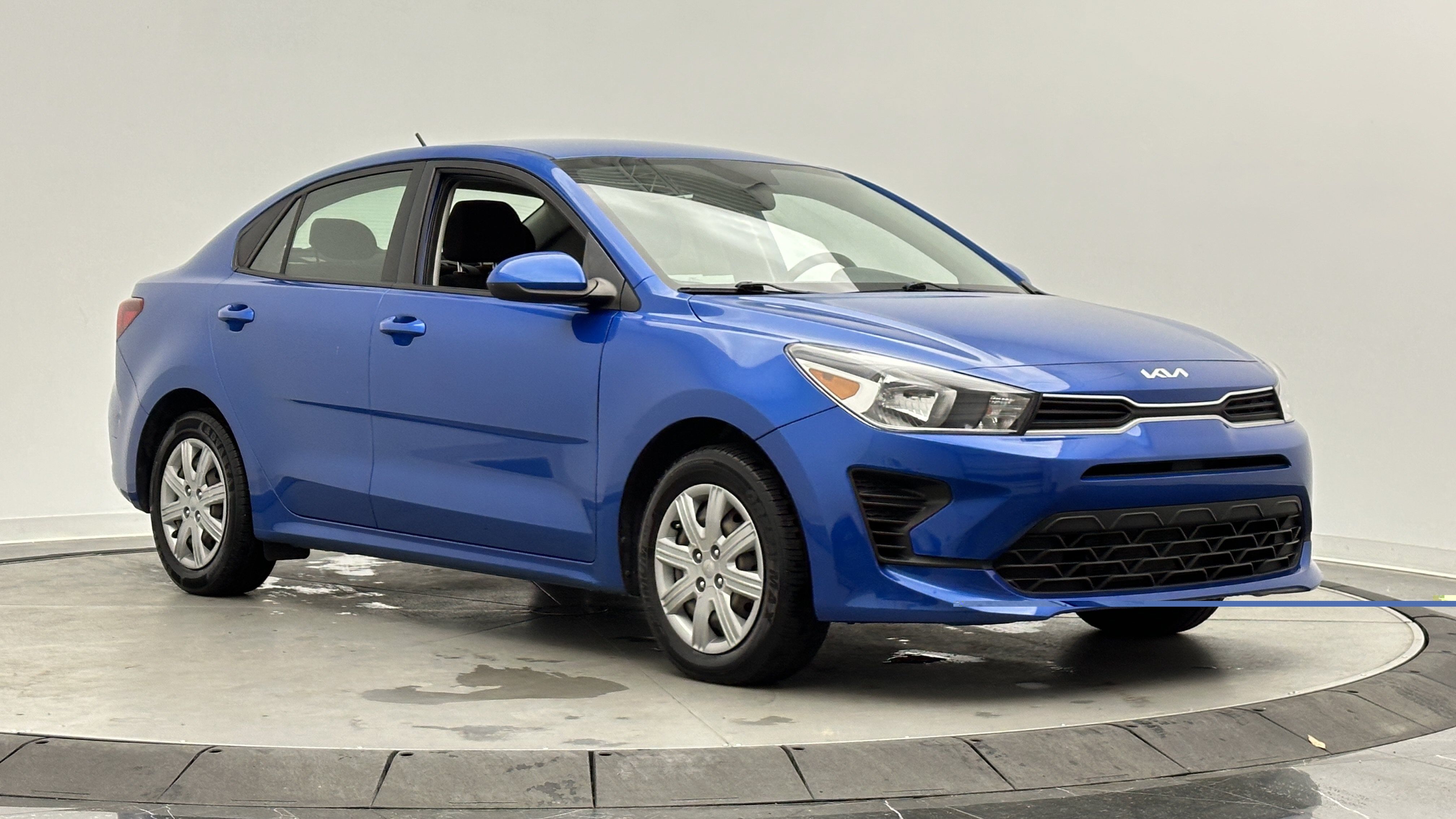 Used 2023 Kia Rio S FWD image 3