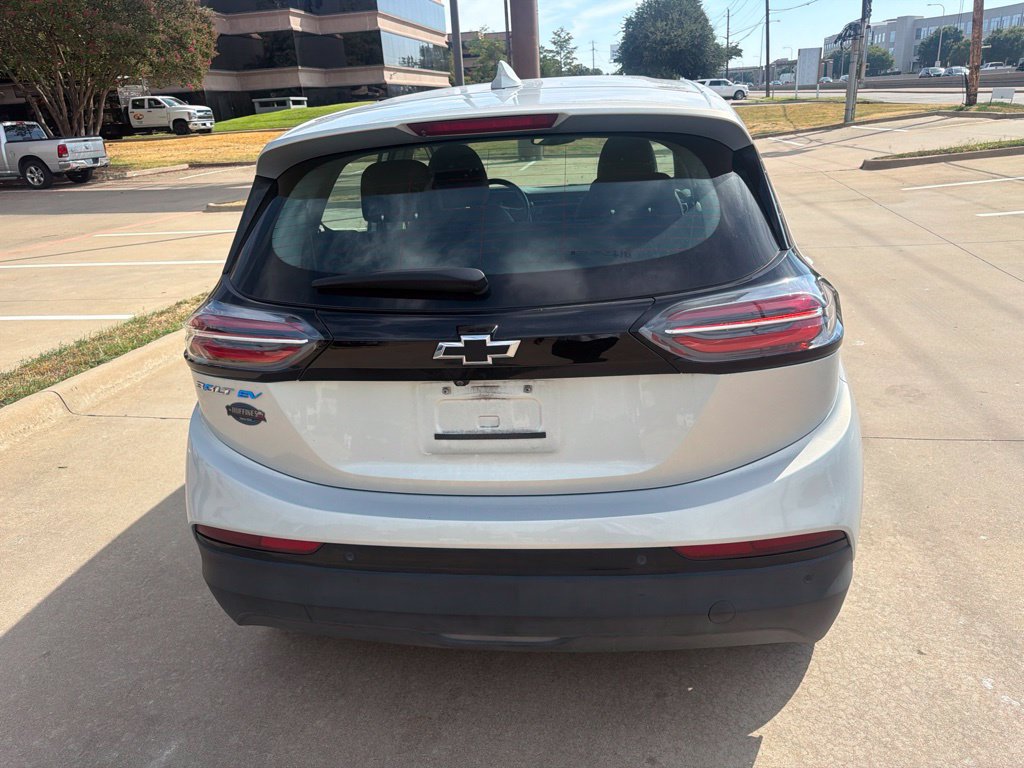 Used 2022 Chevrolet Bolt LT w/ Infotainment Package FWD image 14