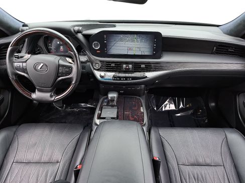 Used 2022 Lexus LS 500 w/ Interior Upgrade Package RWD image 9