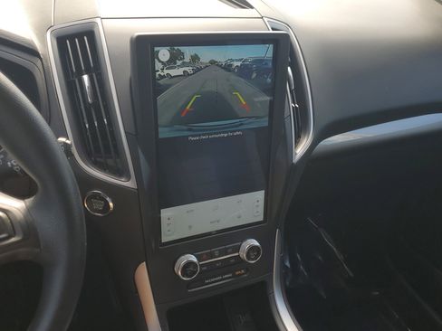 Used 2024 Ford Edge SE image 24