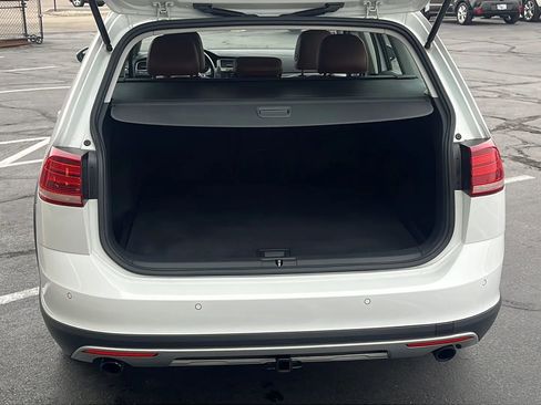 Used 2018 Volkswagen Golf Alltrack SEL image 5