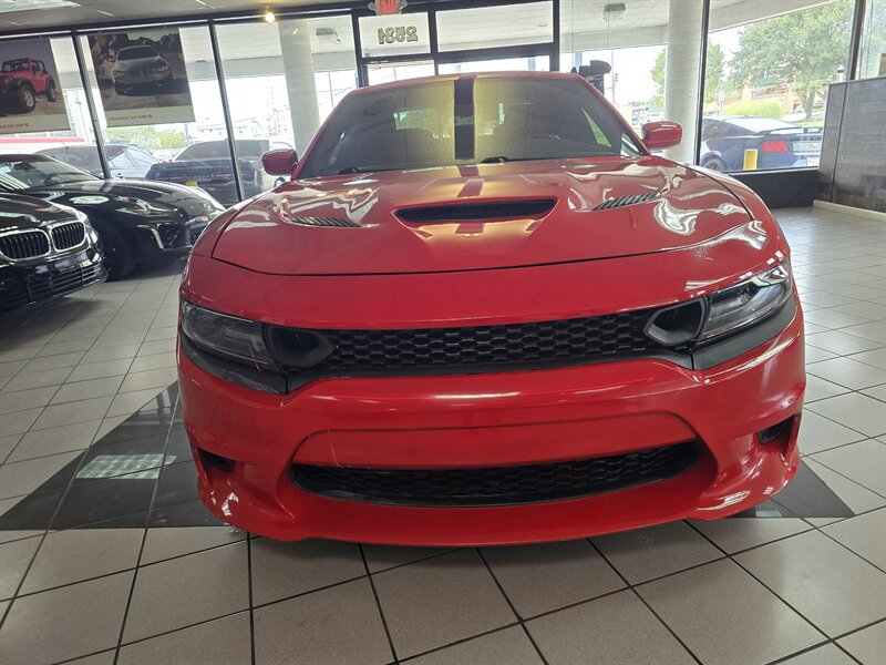 Used 2018 Dodge Charger R/T RWD image 2