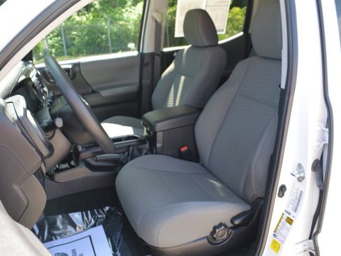 Used 2023 Toyota Tacoma SR AWD/4WD image 9