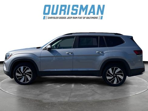 Used 2024 Volkswagen Atlas SE image 3