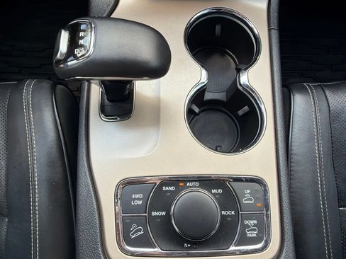Used 2014 Jeep Grand Cherokee Overland AWD/4WD image 41