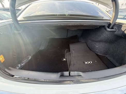 Used 2016 Chrysler 300 C image 18