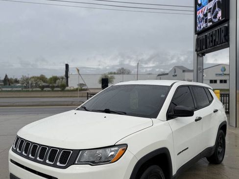Used 2018 Jeep Compass Sport image 3