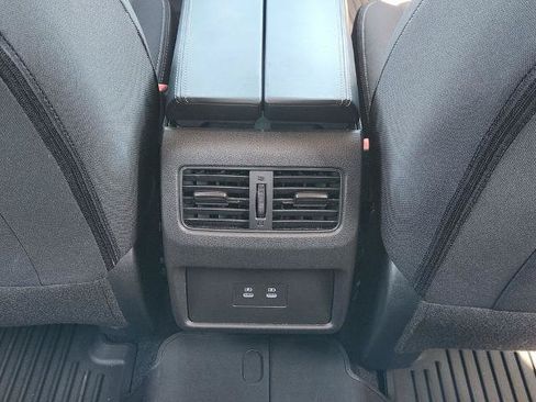 Certified 2025 Nissan Rogue SV FWD image 21