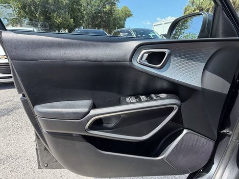 Used 2021 Kia Soul LX FWD image 22
