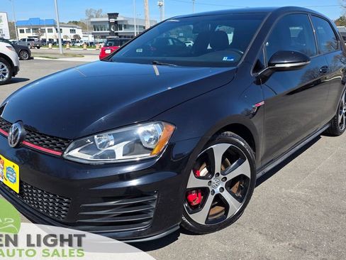 Used 2016 Volkswagen Golf S image 1
