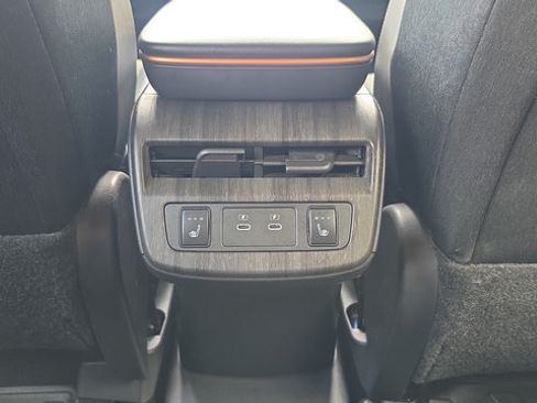 Used 2025 Nissan Ariya AWD image 20
