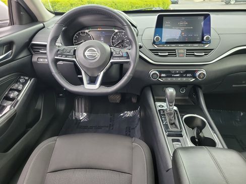 Certified 2020 Nissan Altima 2.5 SV AWD/4WD image 10
