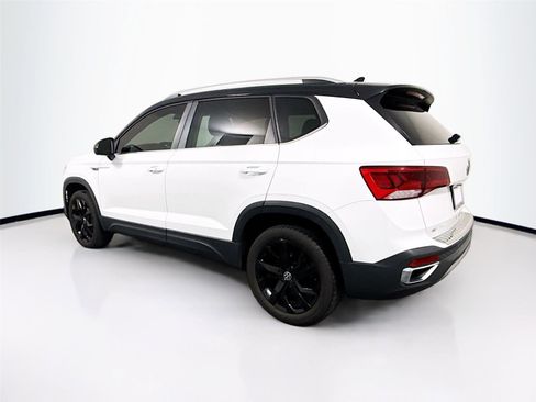 Used 2024 Volkswagen Taos SE w/ Panoramic Sunroof Package image 27