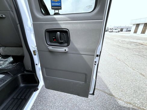 New 2026 Chevrolet Express 3500 LS RWD image 17