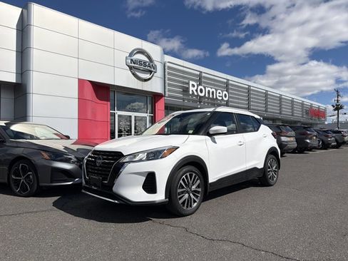 Certified 2023 Nissan Kicks SV image 1