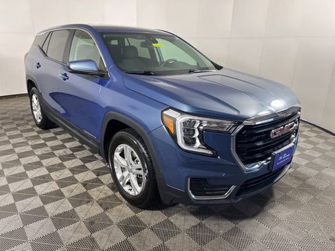 Used 2024 GMC Terrain SLE AWD/4WD image 1