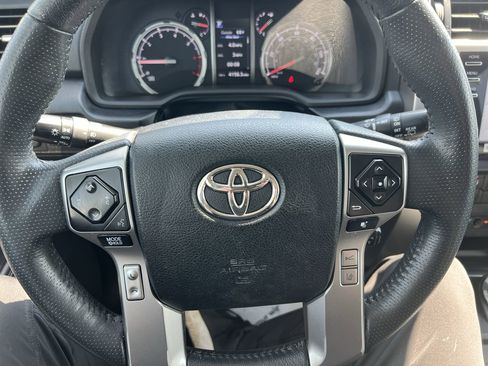 Used 2022 Toyota 4Runner Limited AWD/4WD image 18