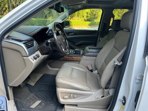Used 2018 Chevrolet Suburban Premier AWD/4WD image 5