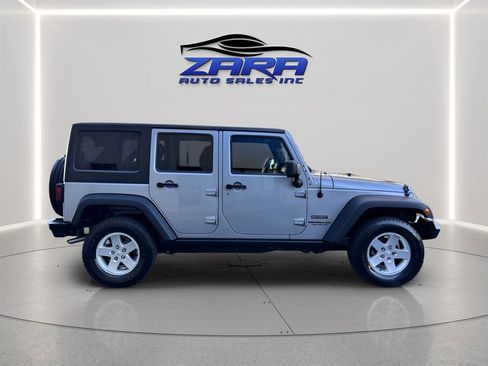 Used 2013 Jeep Wrangler Unlimited Sport image 7