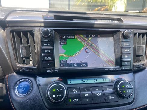 Used 2017 Toyota RAV4 SE AWD/4WD image 24