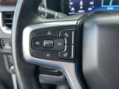 Used 2023 Chevrolet Suburban Premier image 16