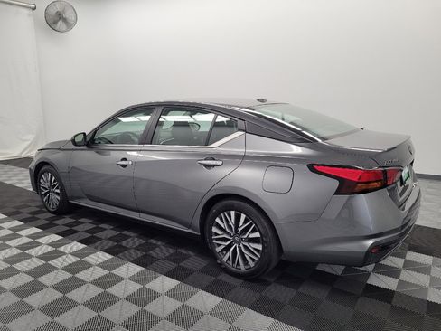 Used 2025 Nissan Altima 2.5 SV FWD image 3